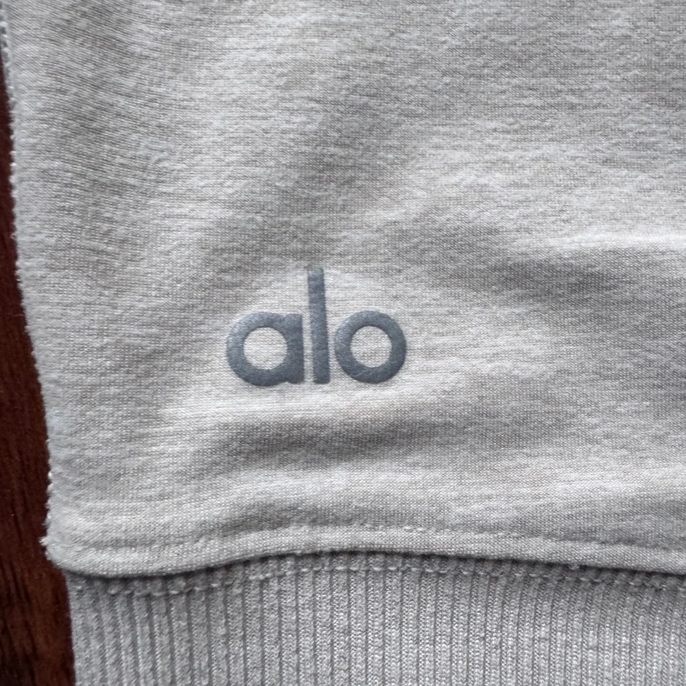 ALO Yoga ✨elevate your